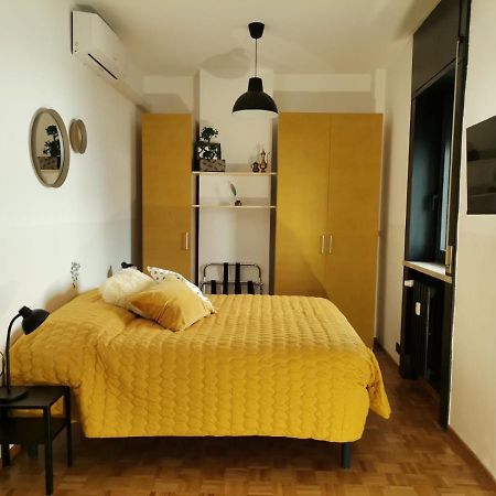 Guesthouse Tree Rooms Industrial Bergamo Bagian luar foto