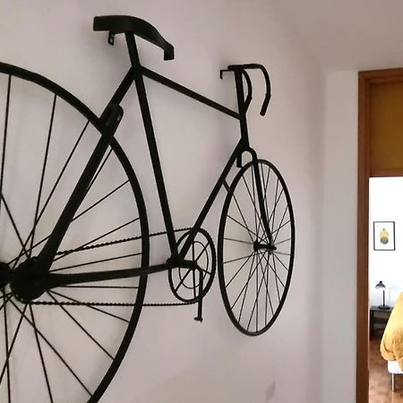 Guesthouse Tree Rooms Industrial Bergamo Bagian luar foto