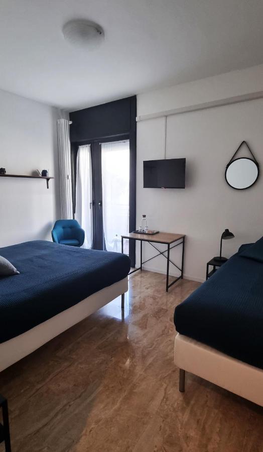 Guesthouse Tree Rooms Industrial Bergamo Bagian luar foto