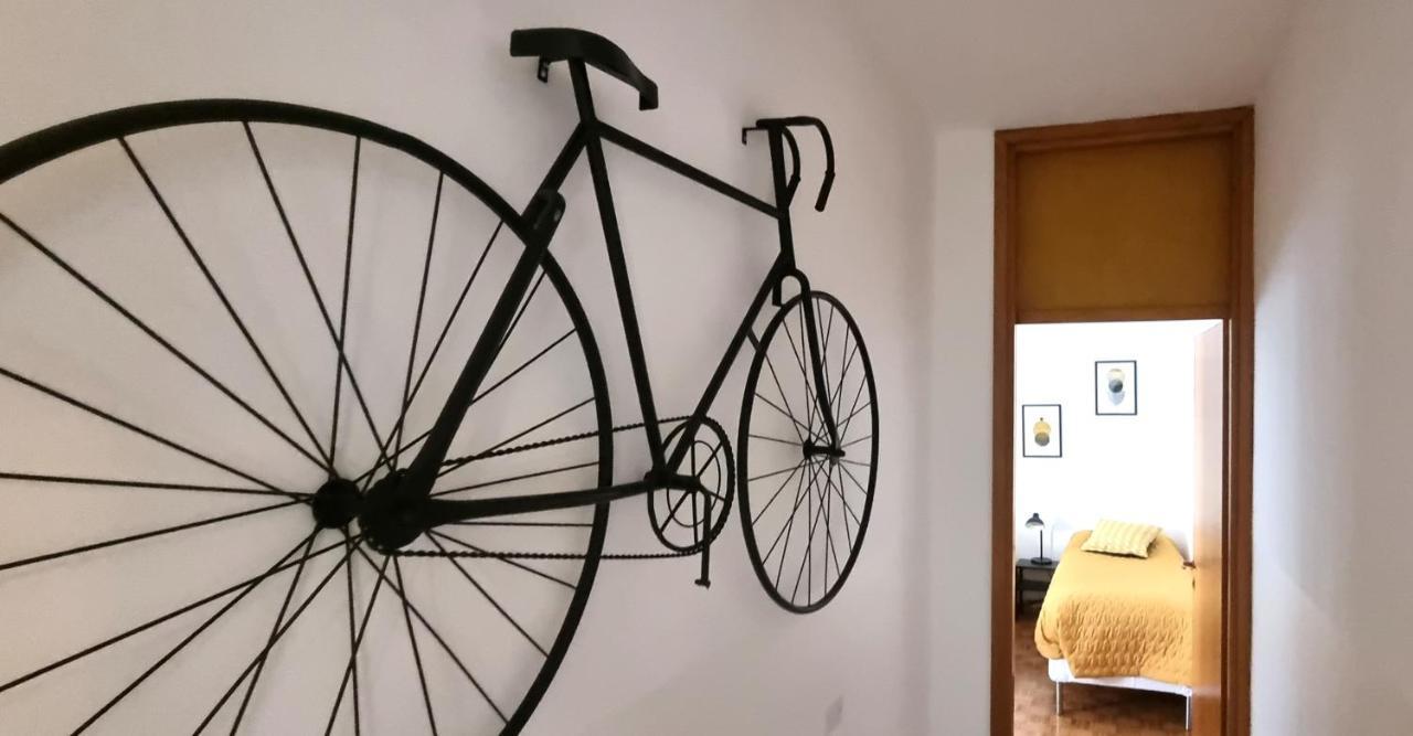 Guesthouse Tree Rooms Industrial Bergamo Bagian luar foto