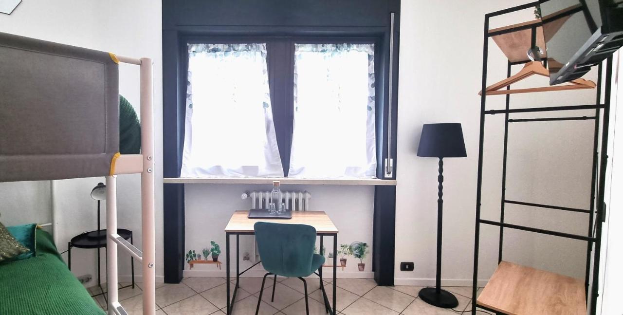 Guesthouse Tree Rooms Industrial Bergamo Bagian luar foto