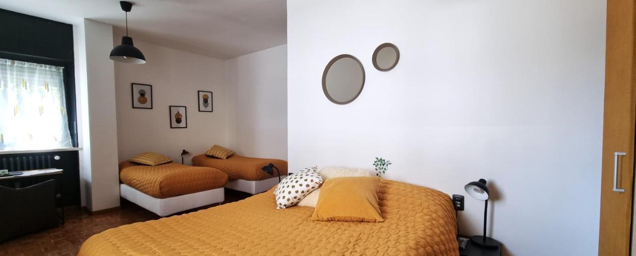Guesthouse Tree Rooms Industrial Bergamo Bagian luar foto