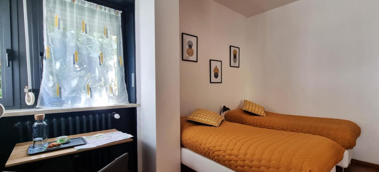 Guesthouse Tree Rooms Industrial Bergamo Bagian luar foto