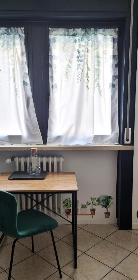 Guesthouse Tree Rooms Industrial Bergamo Bagian luar foto